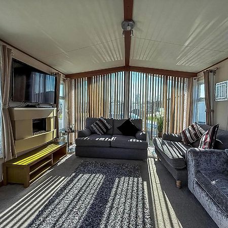 Stunning 6 Berth Caravan With Decking At Southview Holiday Park Ref 33175V Skegness Ngoại thất bức ảnh