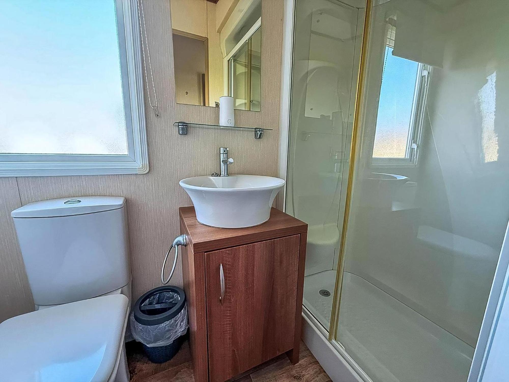 Stunning 6 Berth Caravan With Decking At Southview Holiday Park Ref 33175V Skegness Ngoại thất bức ảnh