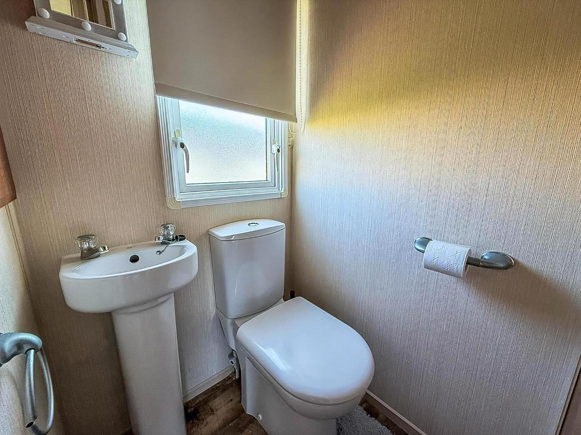 Stunning 6 Berth Caravan With Decking At Southview Holiday Park Ref 33175V Skegness Ngoại thất bức ảnh